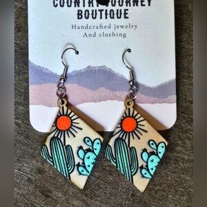 NWT Green Cactus Design Wooden Earrings